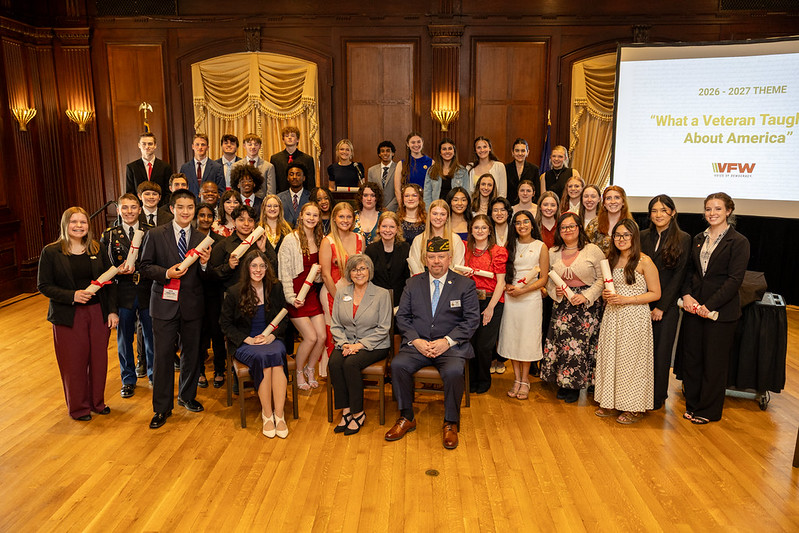 Patriot pen recipient students taking a group photo.